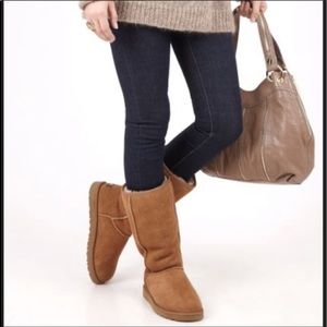 UGG 🔴 Classic Tall chestnut boots